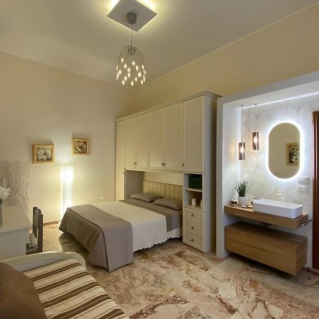 Villa Lazzari B&B Tra I Due Mari Maglie Eksteriør billede