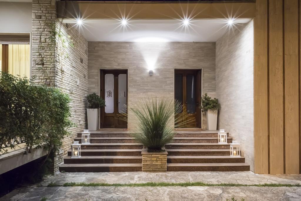 Villa Lazzari B&B Tra I Due Mari Maglie Eksteriør billede